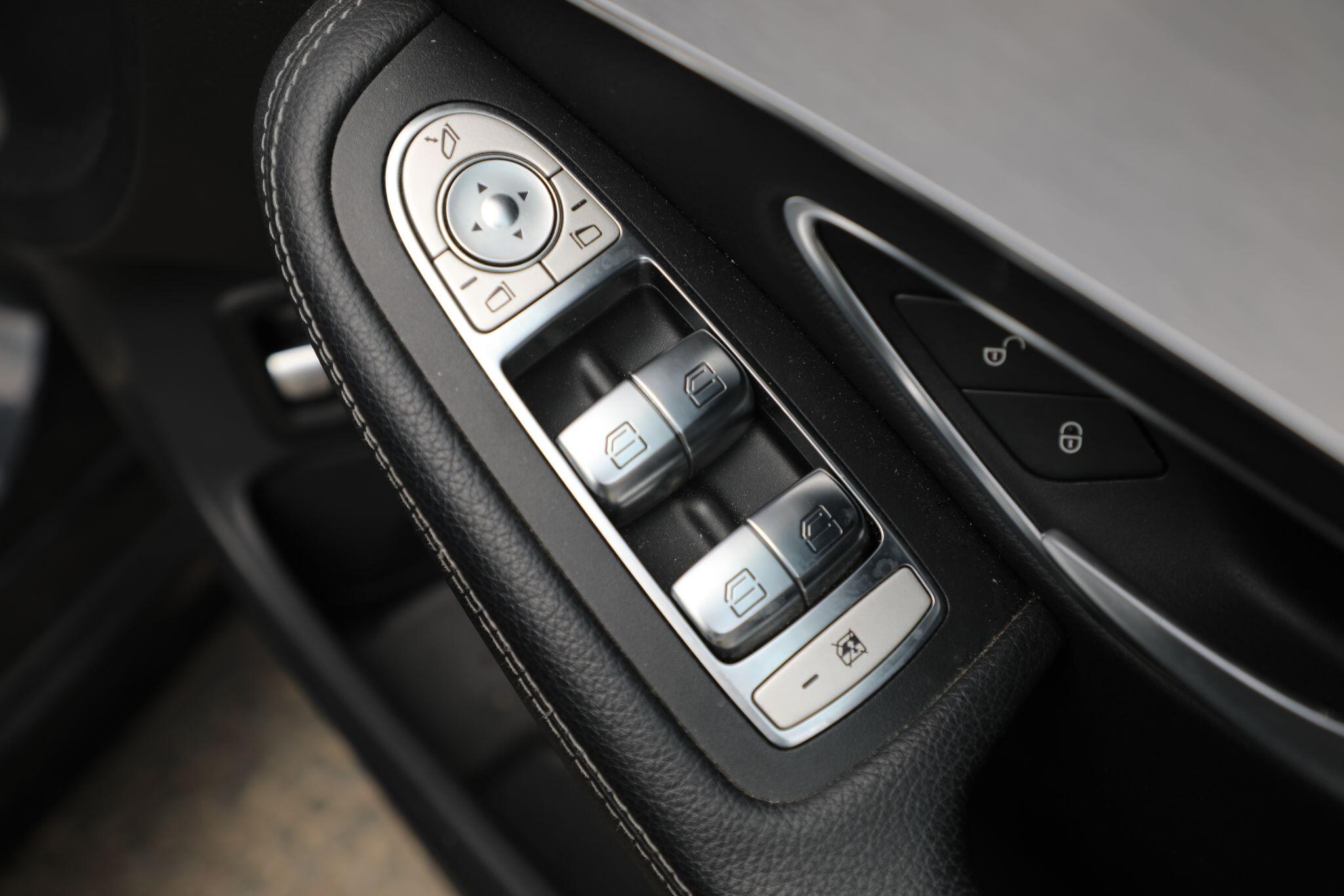 Large vehicle image